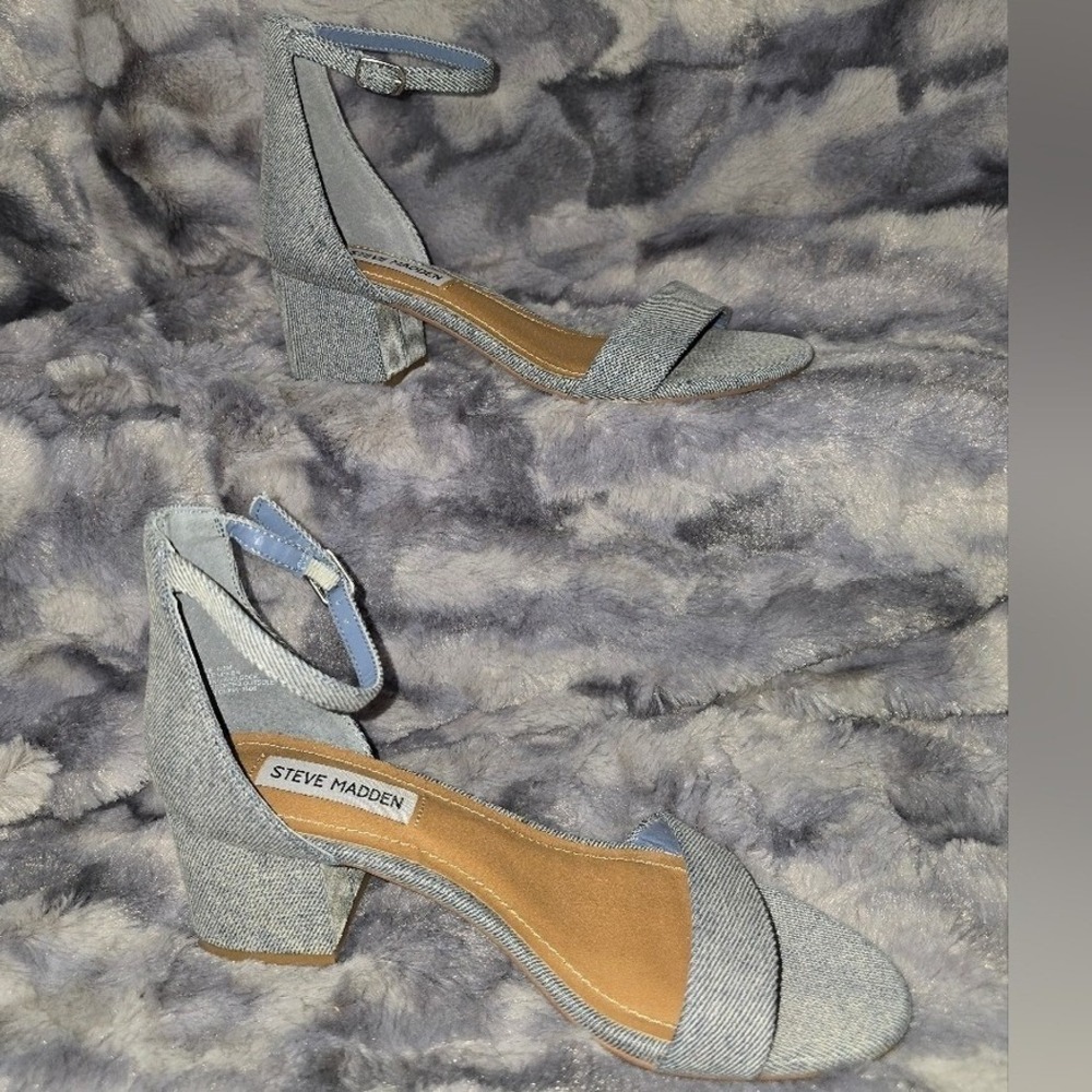 NWOT Steve Madden Womens Irenee Denim Ankle Strap Heeled Sandals Size 6.5